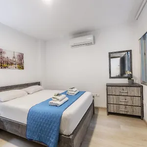 C-premium Apts 100m From And Centre Апартаменты